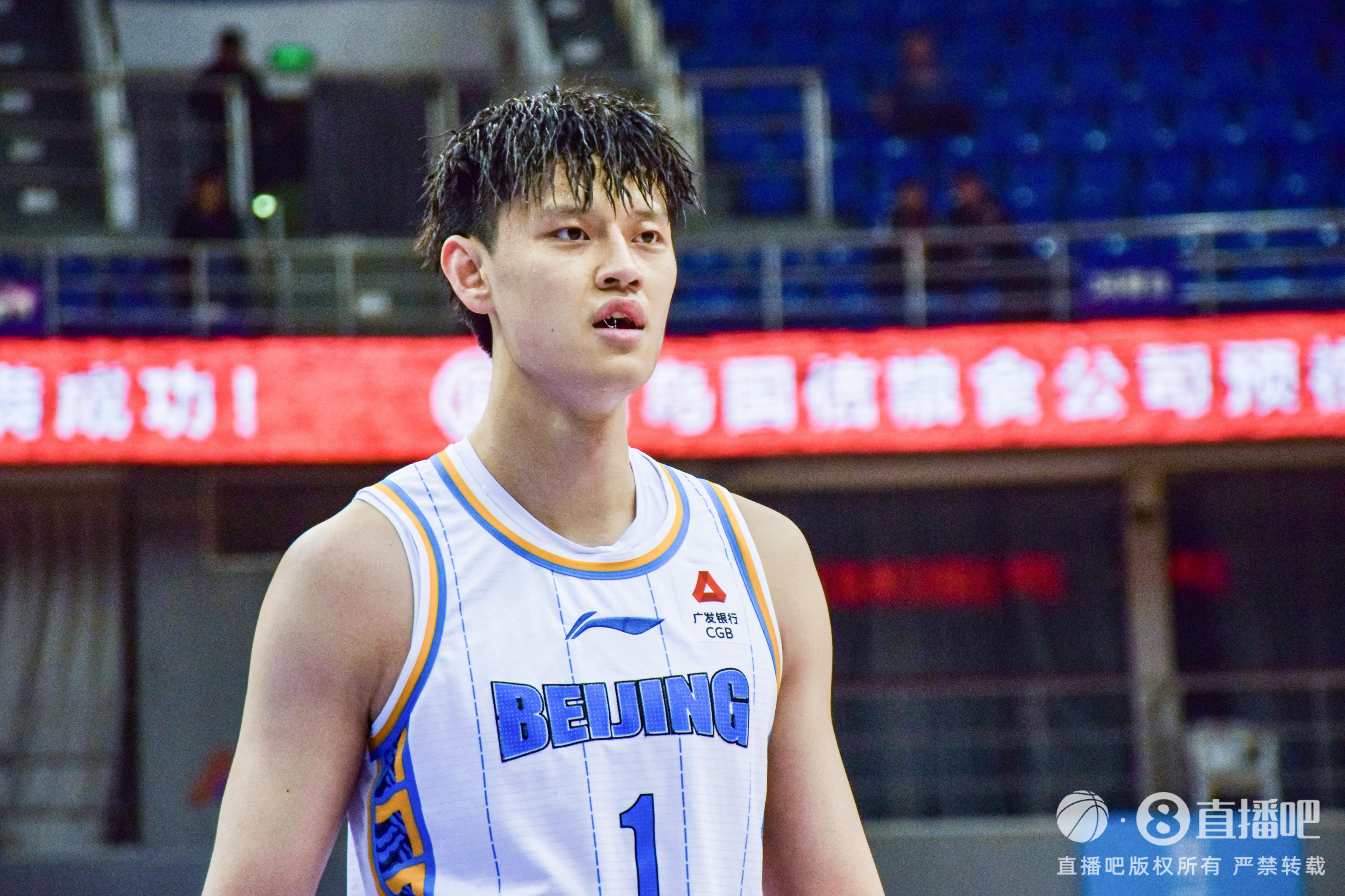 7次大帽相當(dāng)炸裂！曾凡博替補(bǔ)砍16分7板7帽 大帽絕殺遼寧！